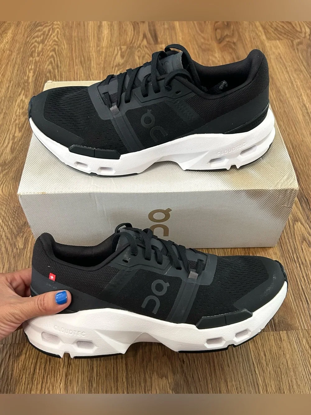 ON CLOUDPULSE black athletic training running lace up shoes sneakers sz 8 new